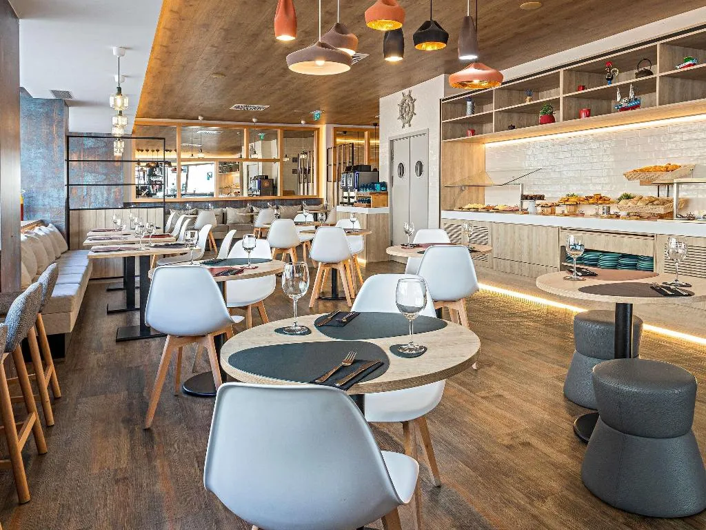 Restaurant, Ibis Styles Lisboa Centro Liberdade NE, Lisbon