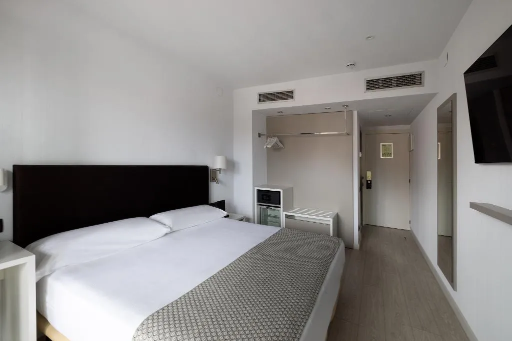 DOUBLE SINGLE USE PREMIUM Room, Catalonia Albeniz, Barcelona