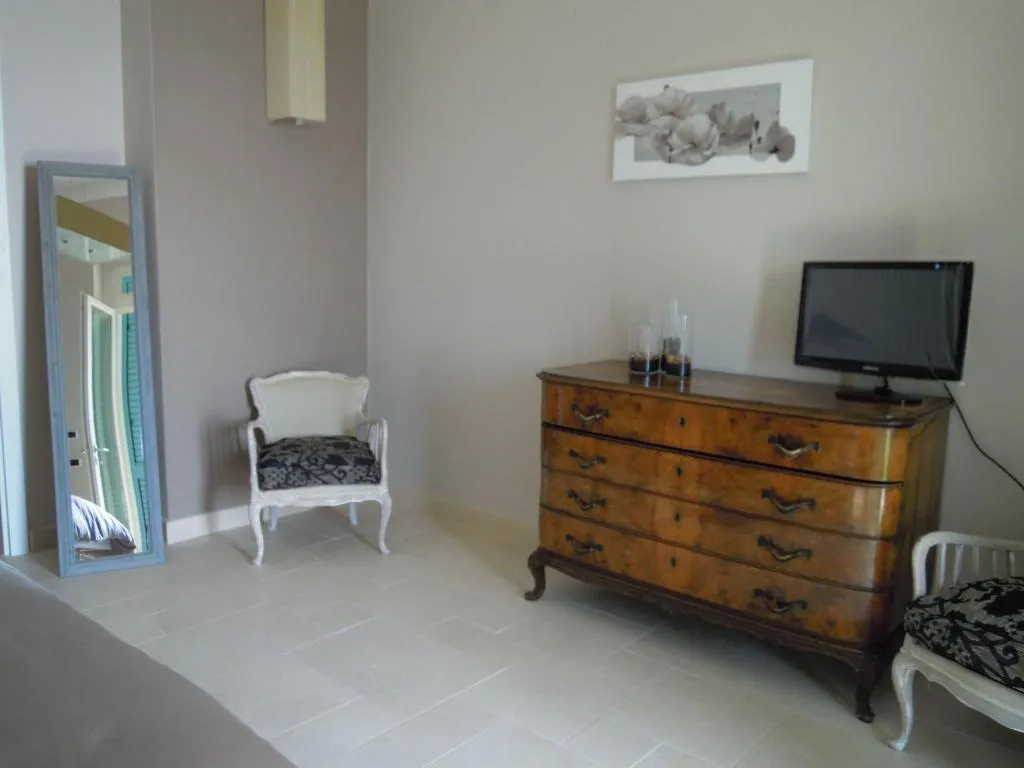 Room, B&B I Limoni, Naples