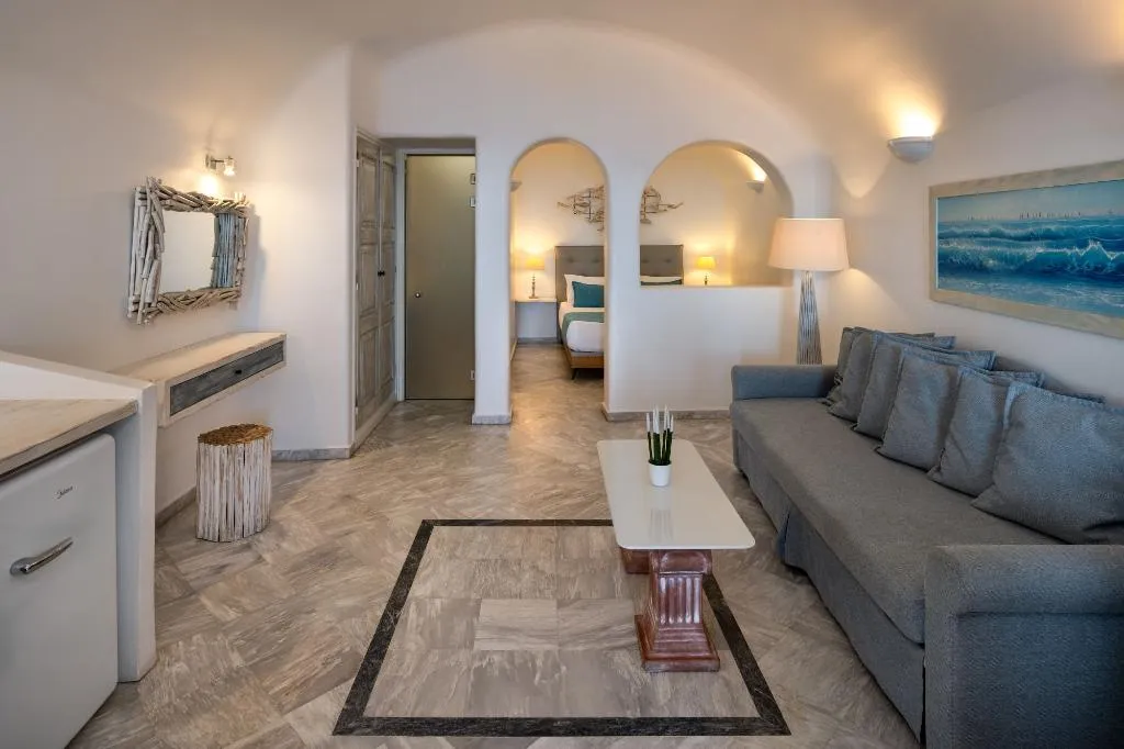 Room, Iliovasilema Hotel & Suites, Santorini