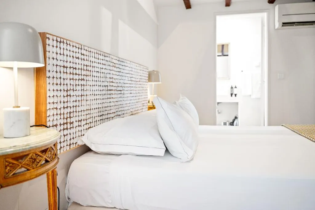 DOUBLE ONE BEDROOM ONE BATHROOM Room, Tesouro Da Baixa By Shiadu, Lisbon