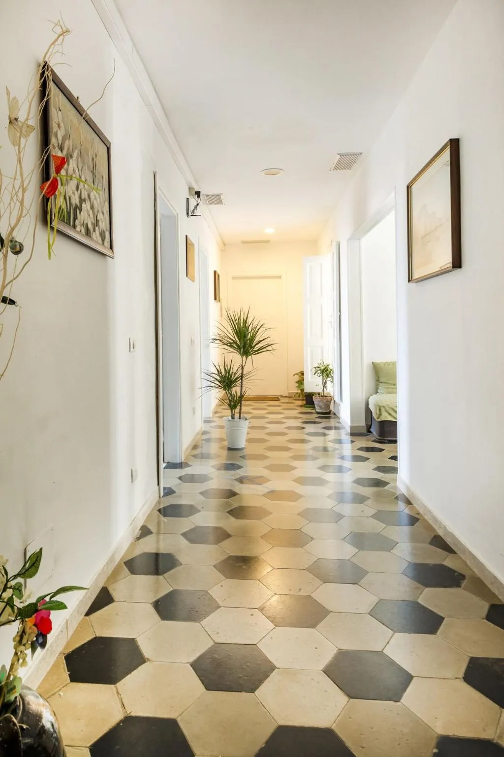 Lobby, Lo Stradone, Naples