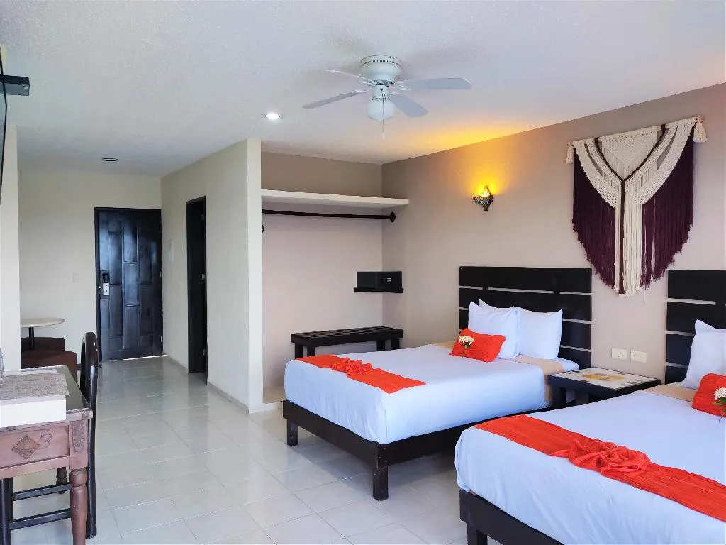 Room DELUXE TWO BEDS Room, Hacienda Morelos Beach Front Hotel, Cancun Area
