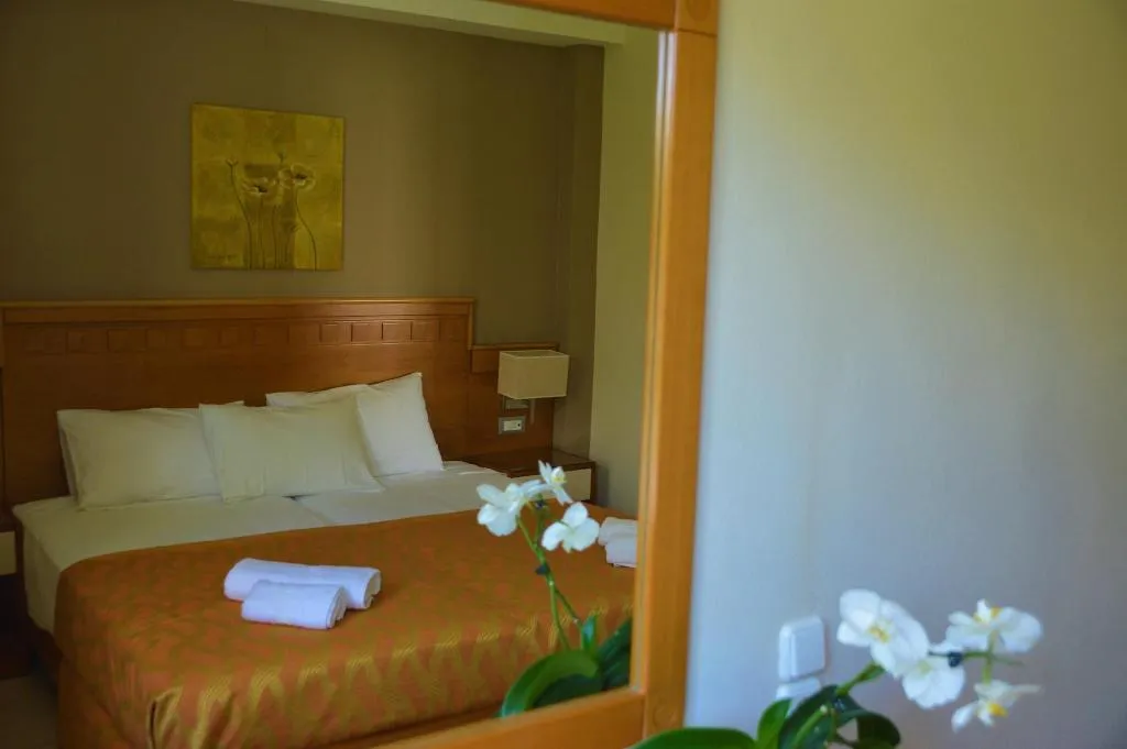 Room, Helios, Crete