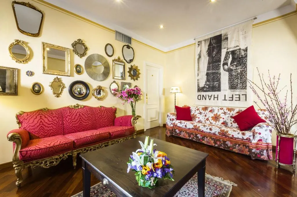 Lobby, Casa de' Fiori Biscione, Rome