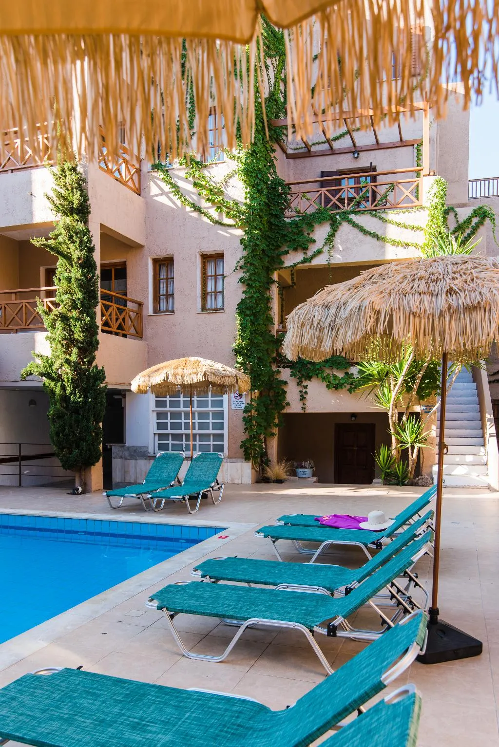 Pool, Anna Maria, Crete