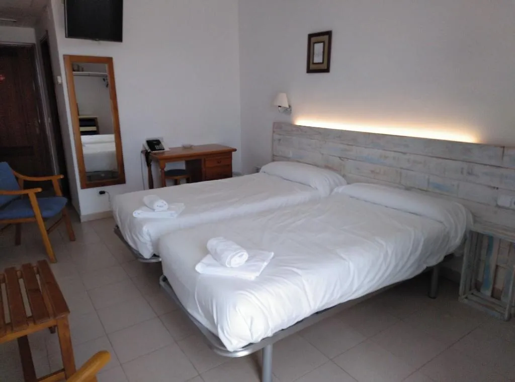Room, Corisco, Costa Brava