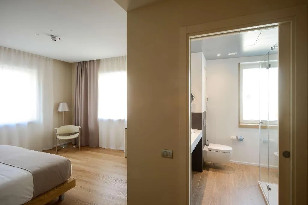 DOUBLE SUPERIOR QUEEN BED Room, Best Western Plus Hotel Bologna, Venice