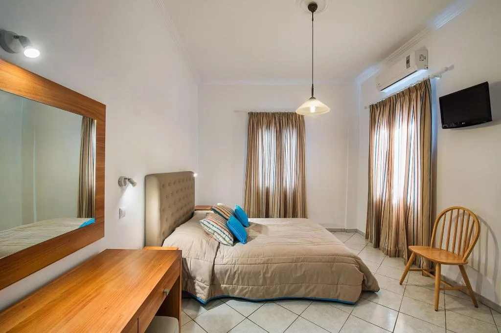 Room, Hotel Eucalyptus, Santorini