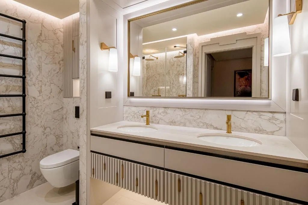 APARTMENT FOUR BEDROOMS TWO BATHROOMS Room, Art Boutique ApartHotel, Krakow