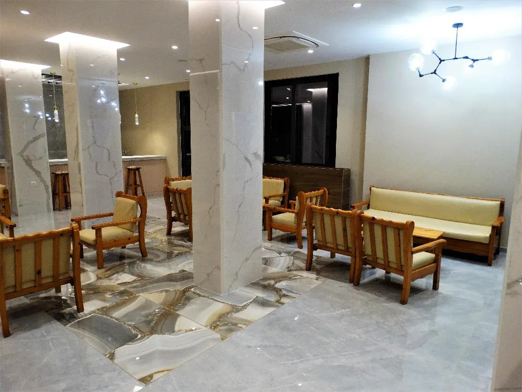 Lobby, Catherine, Kos