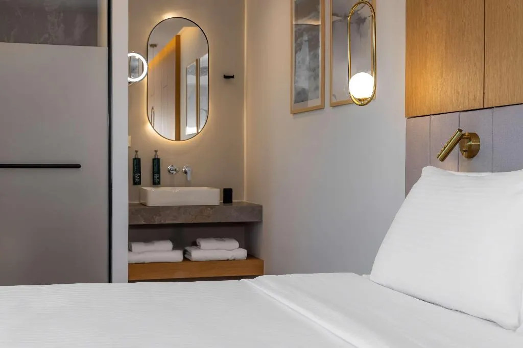 DOUBLE DELUXE WITH VIEWS Room, Hilton Garden Inn Athens Syggrou Avenue, Athens