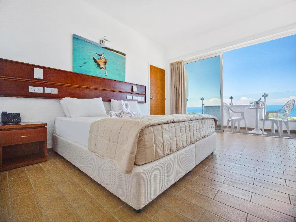 SUITE SEA VIEW Room, Avlida, Cyprus