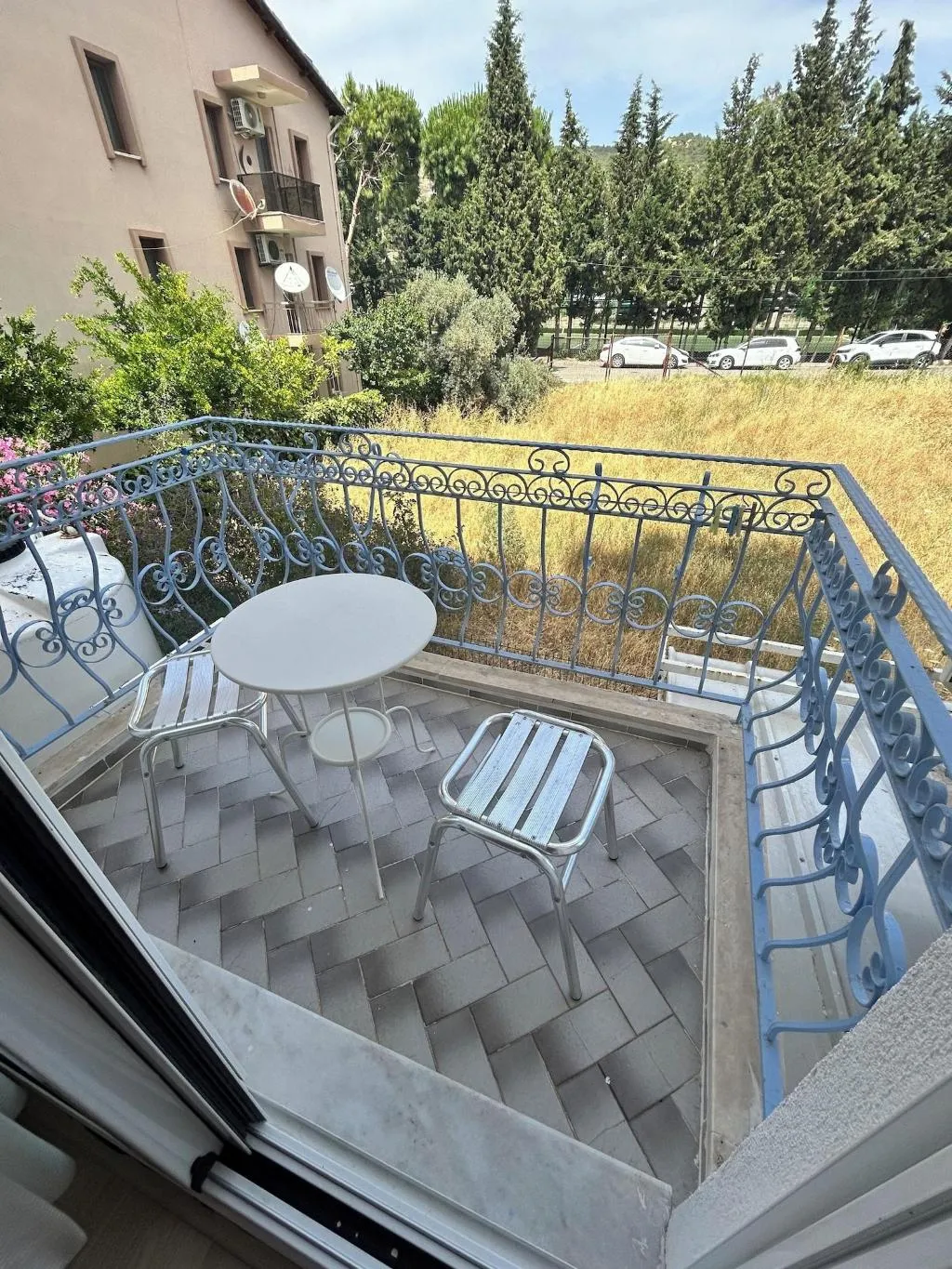 Room, Melaike, Izmir