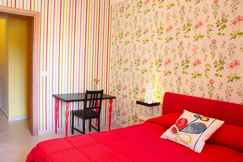 Room, City-in-hostel-B&B, Catania