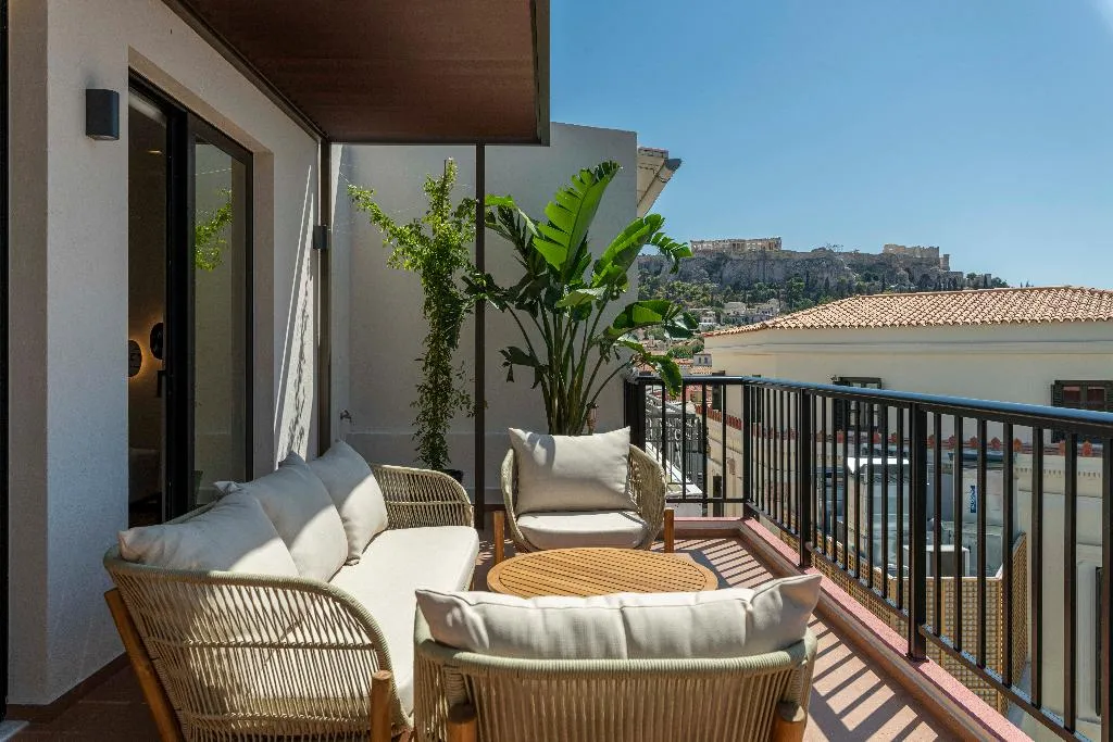 DOUBLE DELUXE QUEEN BED Room, Parea, Athens