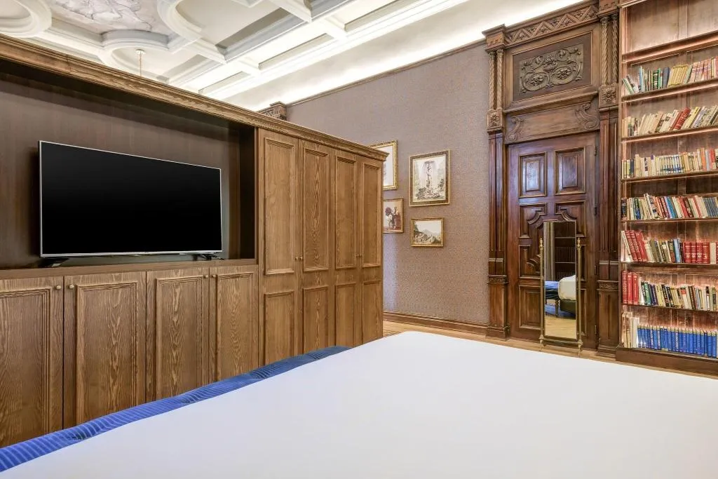 Room, AC Hotel Palacio del Retiro Autograph Collection, Madrid