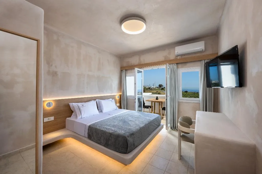JUNIOR SUITE SEA VIEW Room, Aelia Luxury Suites, Santorini