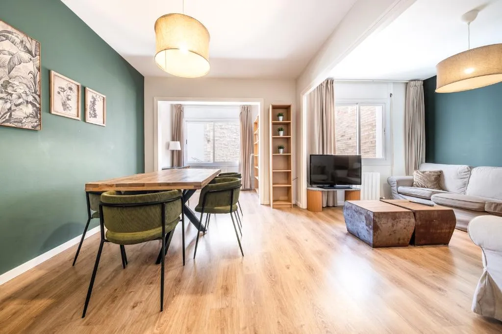 APARTMENT THREE BEDROOMS Room, Ainb Barcelona Sants Apartments, Barcelona