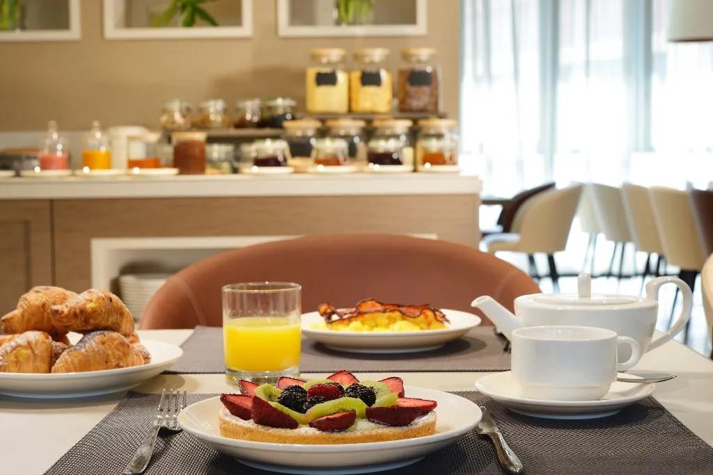 Restaurant, Hotel & Residence Linea Uno, Milan