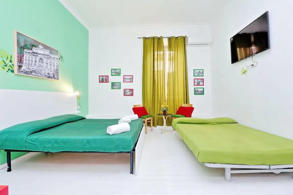 Room, Lucky Domus, Naples
