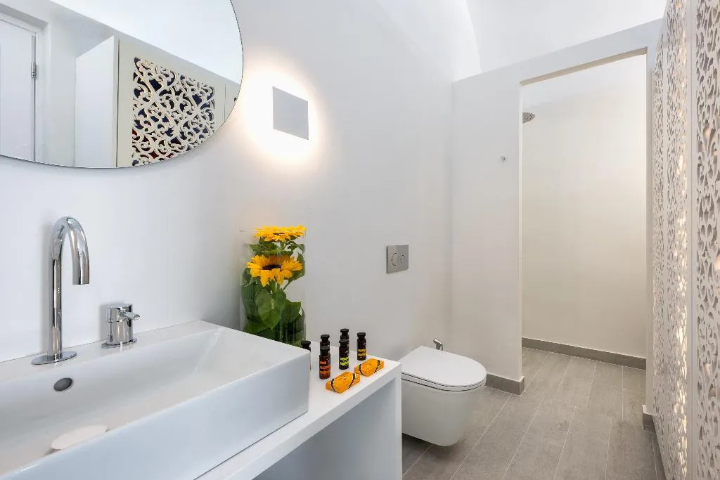 SUITE HONEYMOON Room, Palm Island Suites, Santorini
