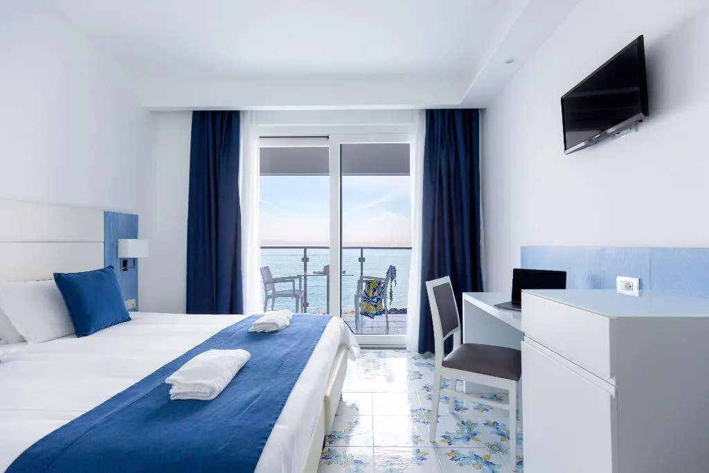 DOUBLE DELUXE SEA VIEW Room, Giosue' a Mare, Naples
