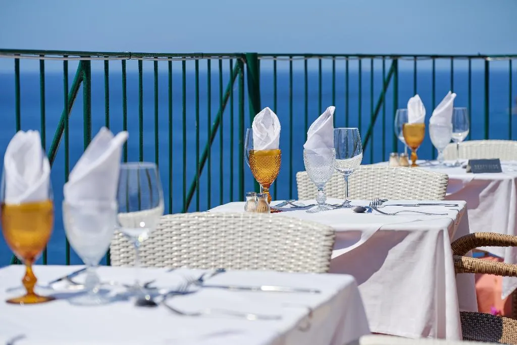 Terrace, Inn & Art Hotel Gallery, Madeira