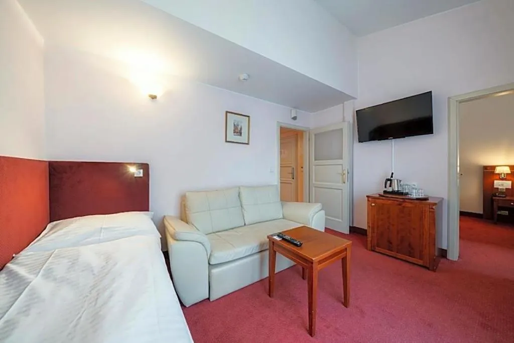 Room, Hotel Raffaello, Prague
