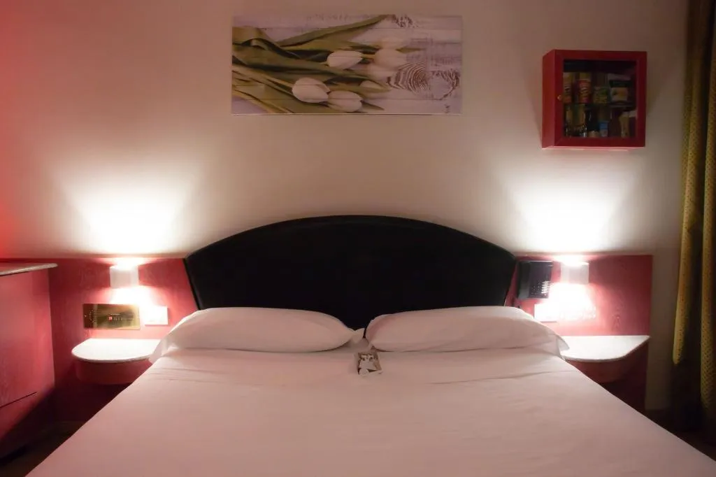 Room, Hotel Motel 2000, Milan