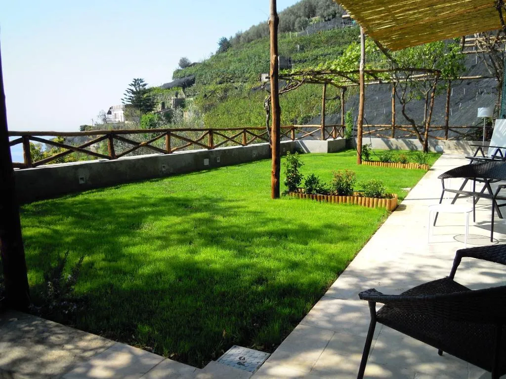 Terrace, B&B I Limoni, Naples