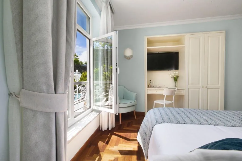 DOUBLE CLASSIC Room, Relais Villa Savarese, Naples