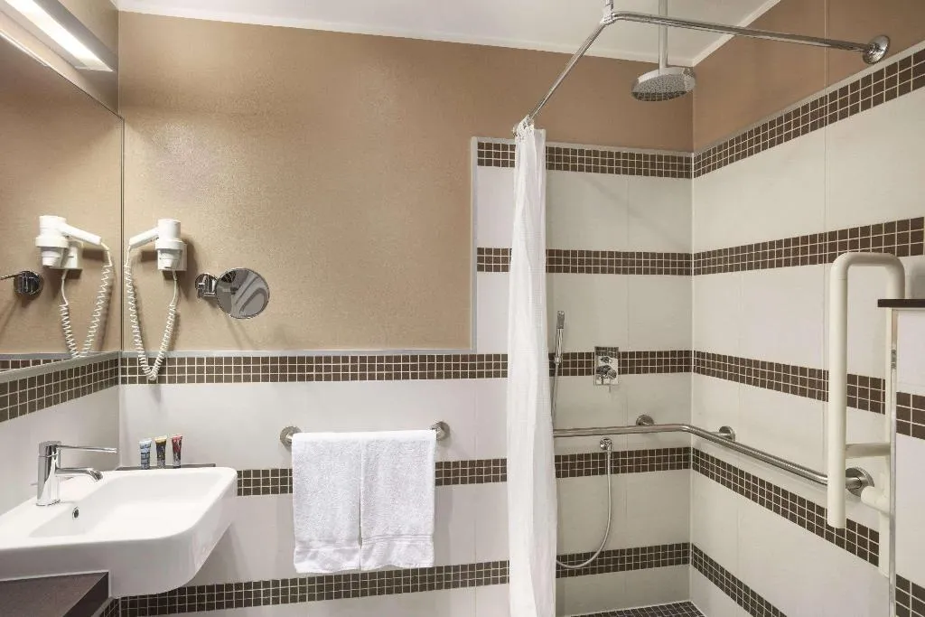 Room, Ramada Plaza Milano Hotel, Milan