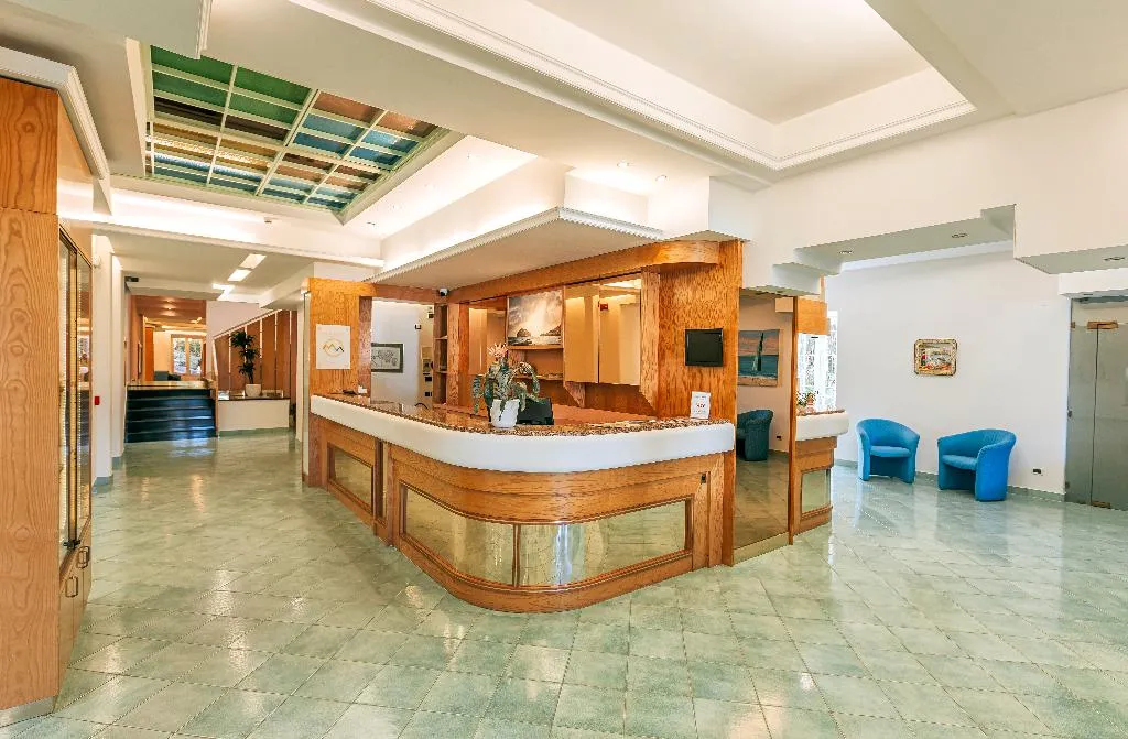 Lobby, Regina Palace Terme, Naples