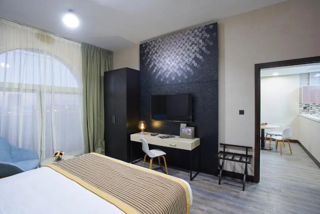 SUITE EXECUTIVE Room, TIME Express Hotel Al Khan, Dubai