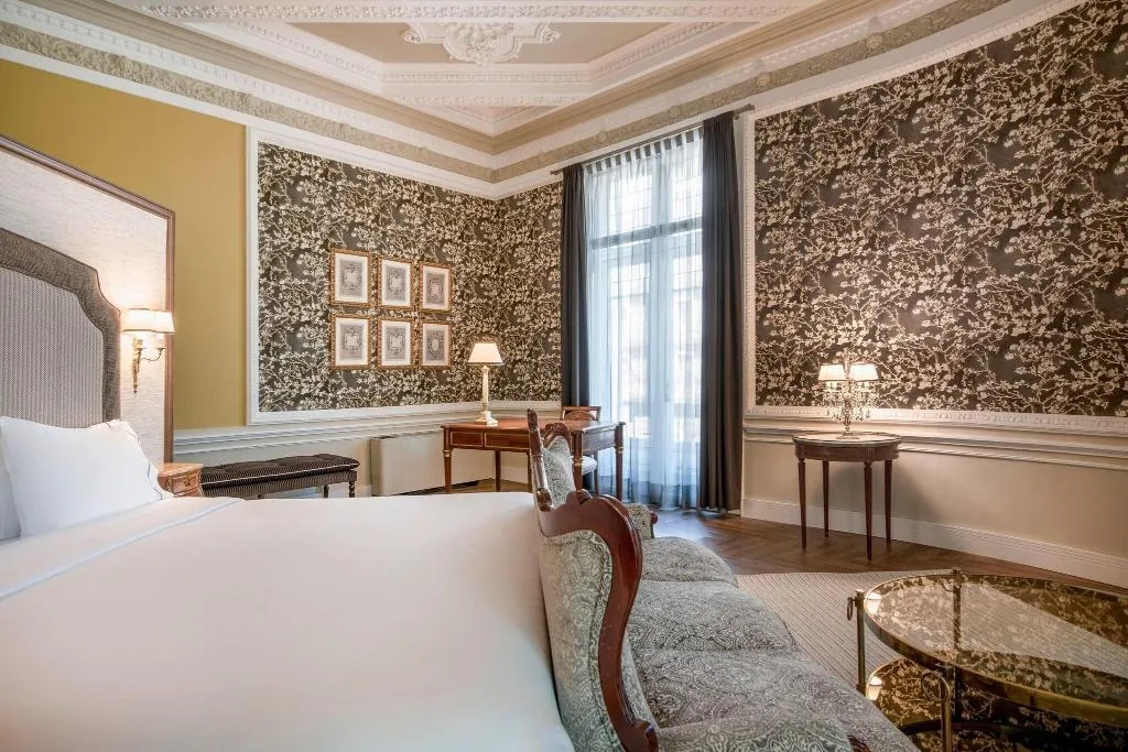 Room, AC Hotel Palacio del Retiro Autograph Collection, Madrid