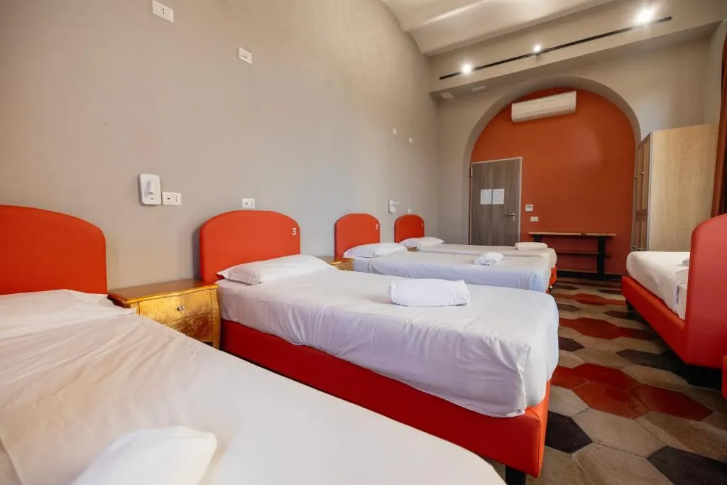 Bed in dormitory FEMALE ROOM Room, Borgo Ripa Urban Travel, Rome