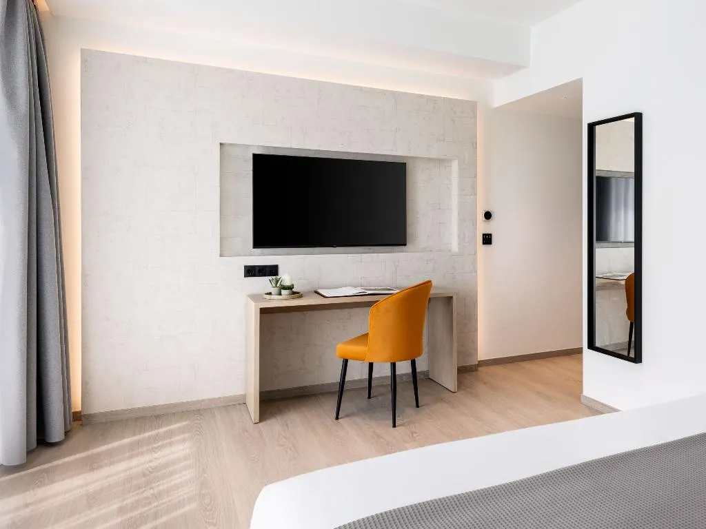 DOUBLE CLASSIC KING BED Room, Urban K, Athens