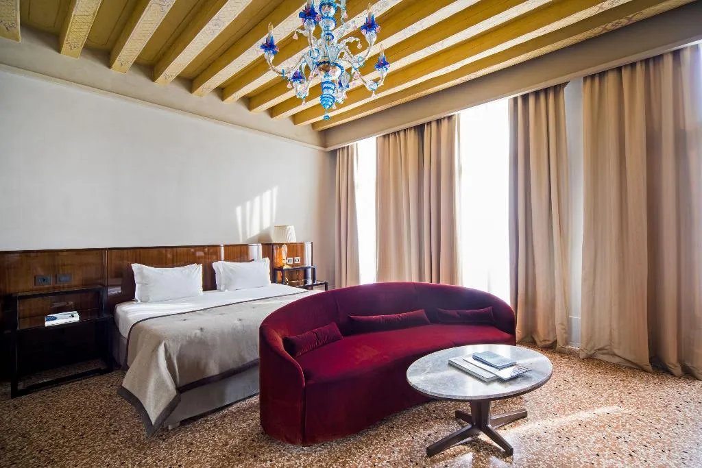 JUNIOR SUITE STANDARD Room, NH Collection Venezia Grand Hotel Palazzo dei Dogi, Venice