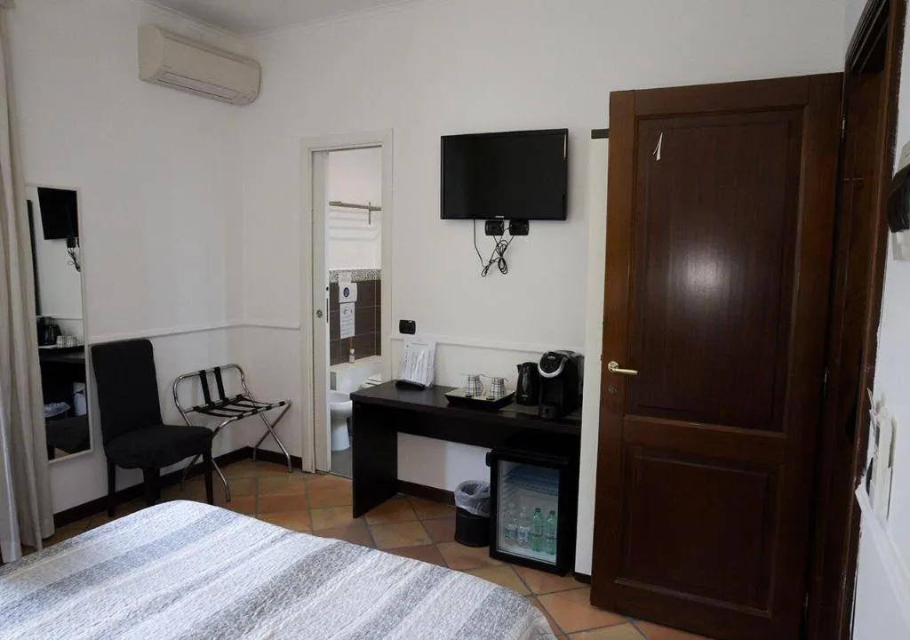 Room, Few Steps From Colosseum, Naples