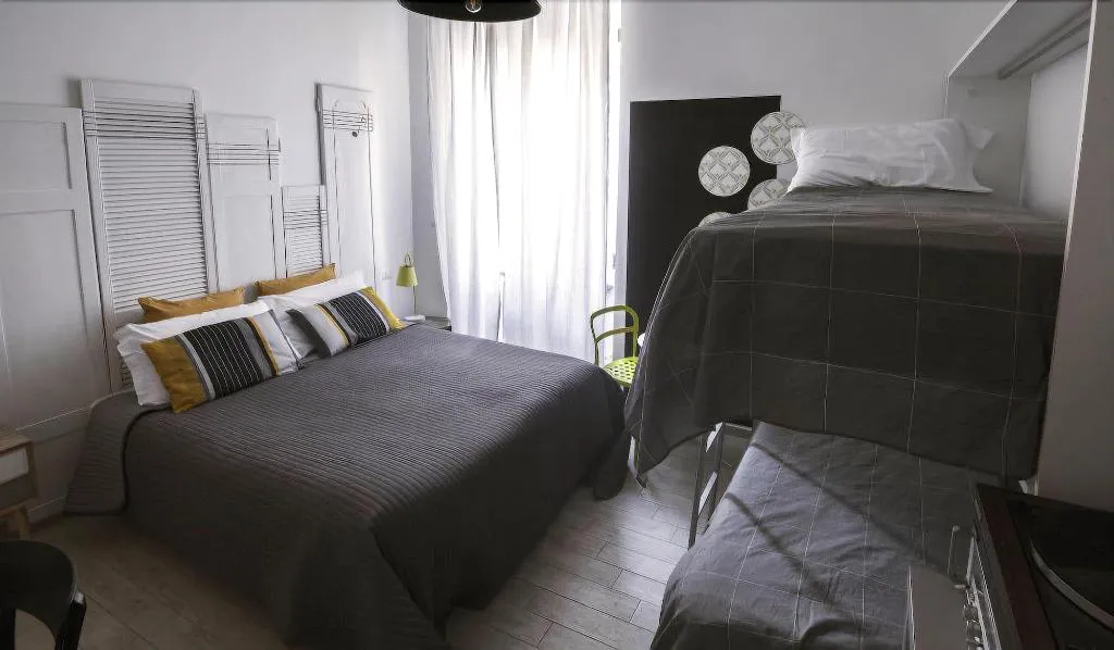 Room, B&B Room of Arts, Naples