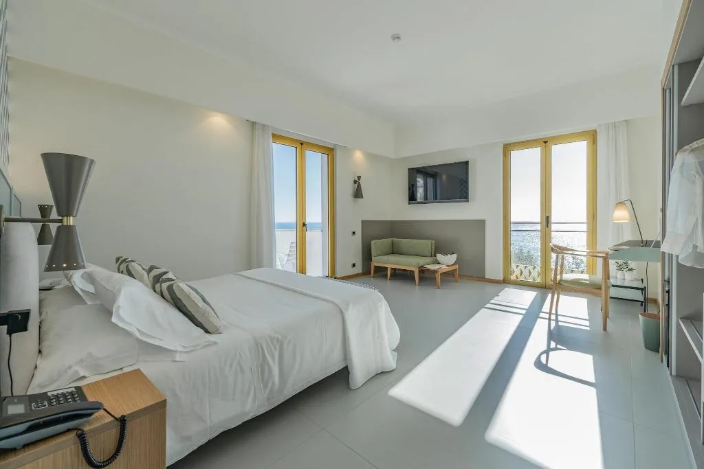 DOUBLE SUPERIOR WITH DOUBLE BED Room, Reginna Palace, Naples