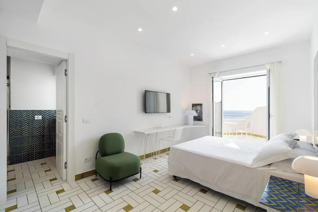 Room, Apollon Club, Naples