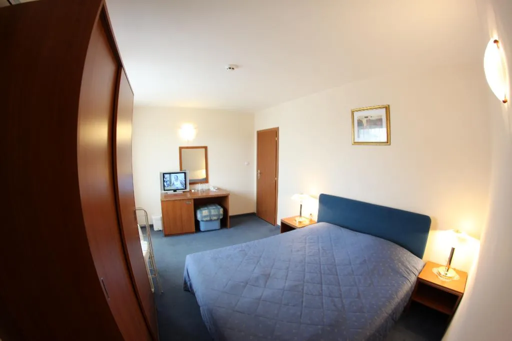DOUBLE STANDARD Room, Italia, Bourgas