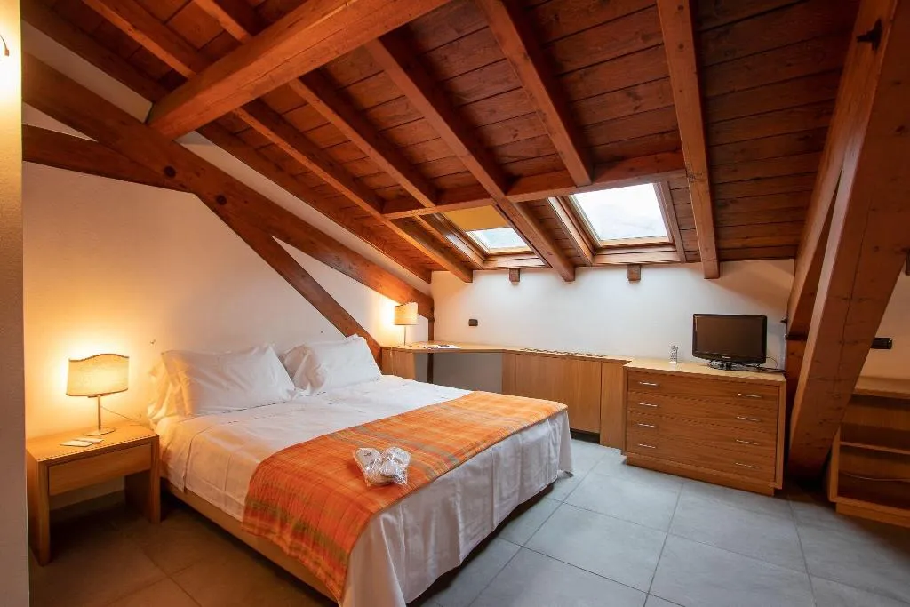 DOUBLE ECONOMY Room, Le Due Corti, Milan