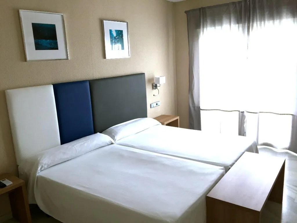 APARTMENT CAPACITY 4 TWO BEDROOMS Room, First Flatotel International, Costa Del Sol