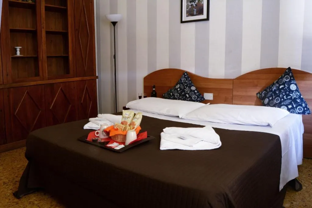 Room, Darius Firenze B&B, Florence