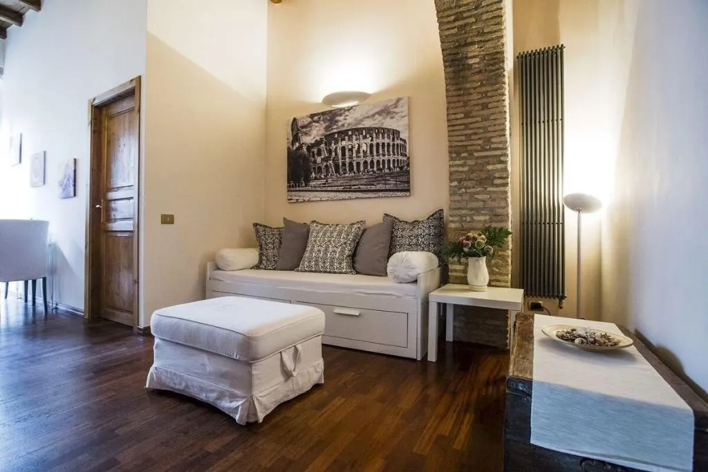 Room, Pettinary Village, Rome