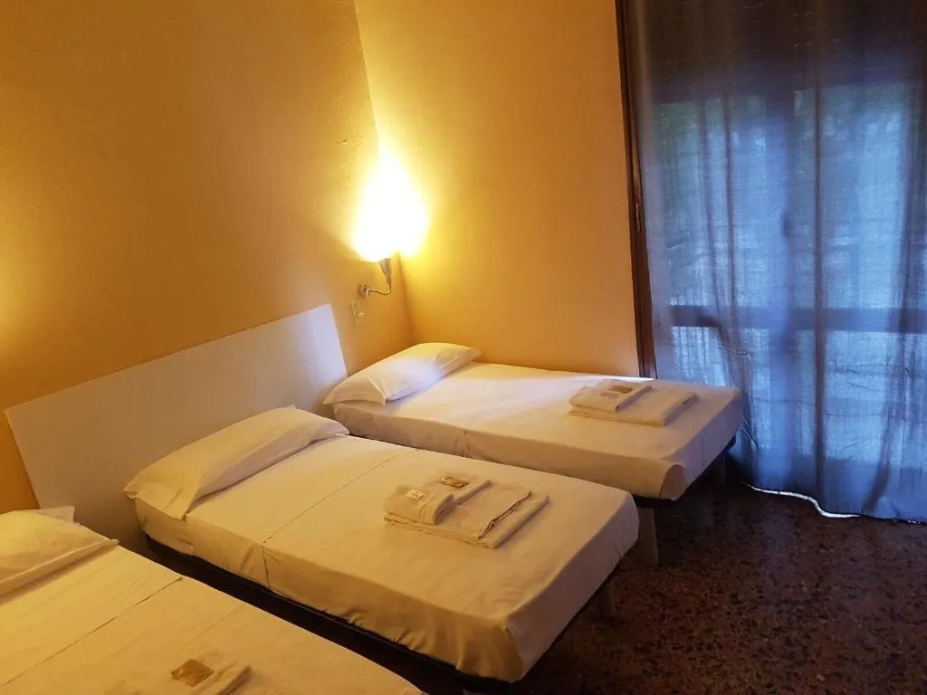 Room, Colombo Hotel & Hostel For Backpackers, Venice