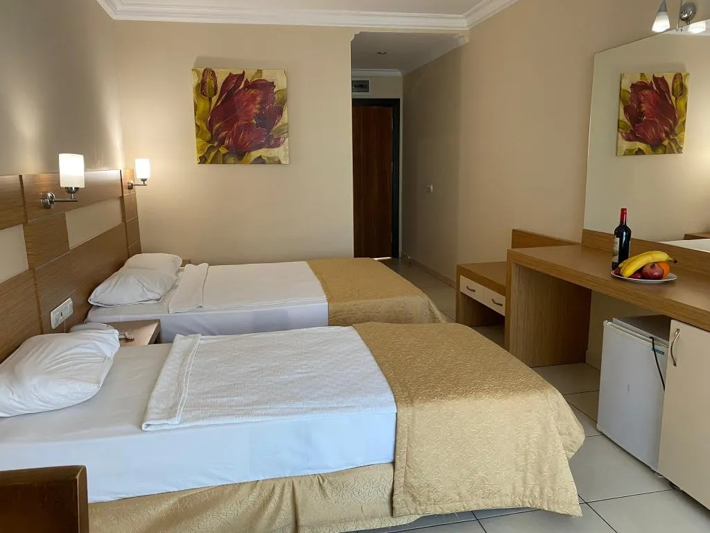 TRIPLE THREE BEDS Room, Green House City Hotel, Antalya